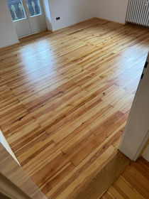 Referenzfoto 2 von 5 im Projekt "Treppe und Fensterbank - Parkett".
