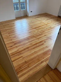 Referenzfoto 4 von 5 im Projekt "Treppe und Fensterbank - Parkett".